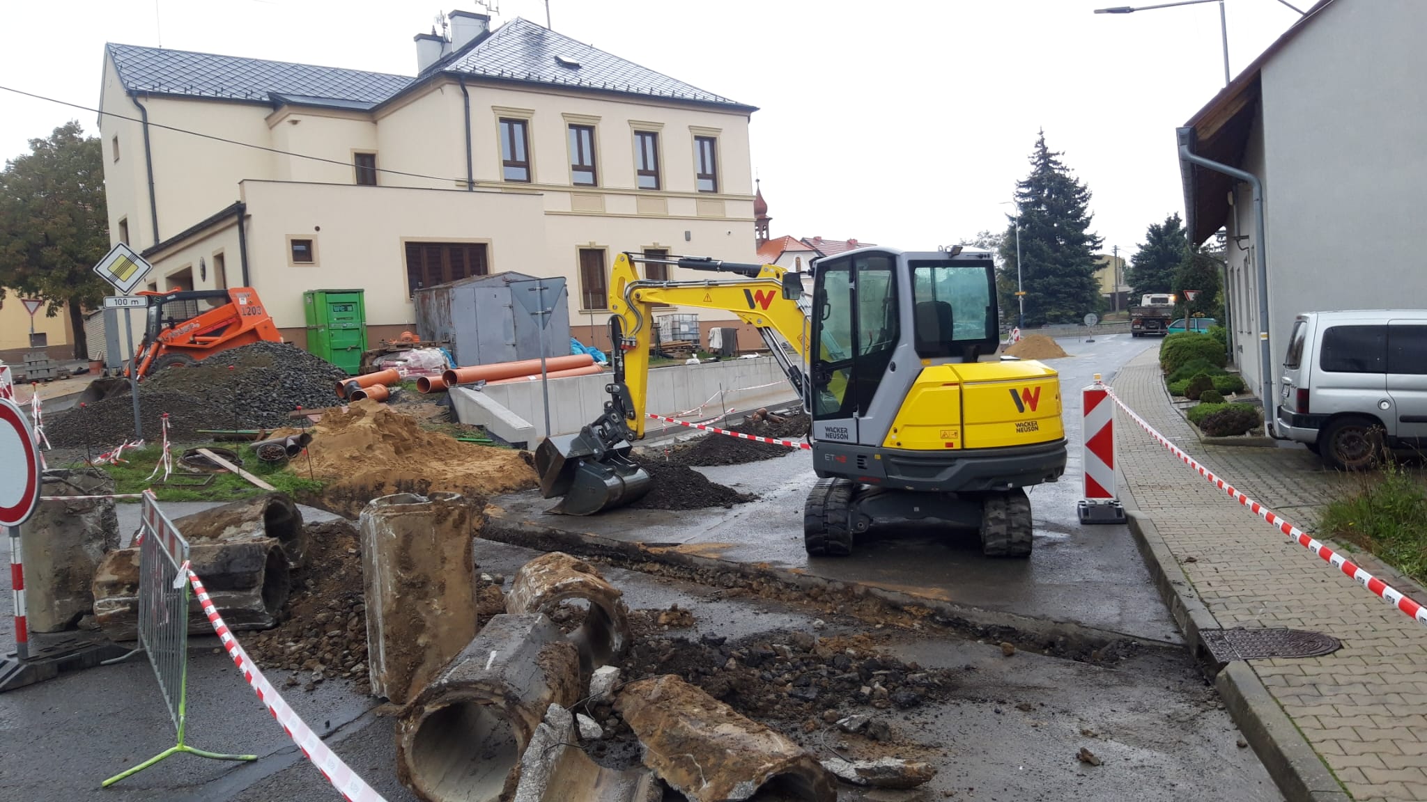 Výkopy pro IS, kolektory, přípojky, atd