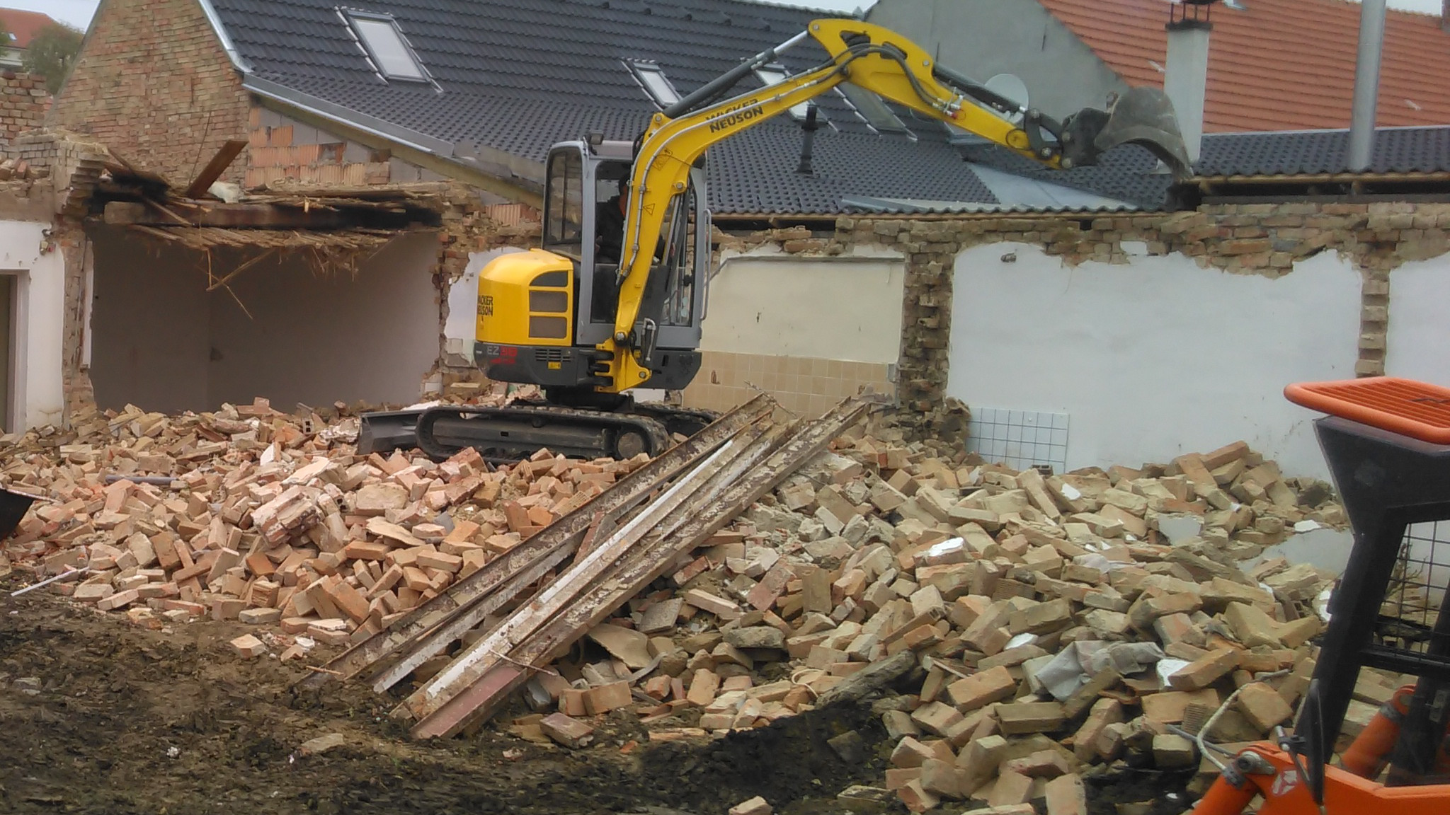 Demoliční a bourací práce