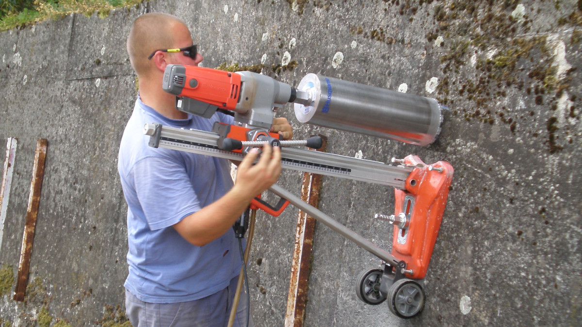 Diamantové jádrové vrtání a řezání betonu a asfaltu